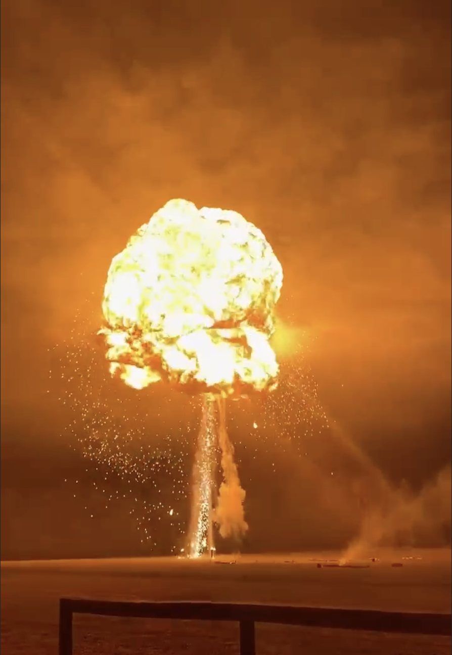 Großer Feuerball als pyrotechnischer Spezialeffekt